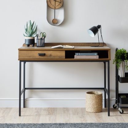 An Image of Fulton Desk Pine