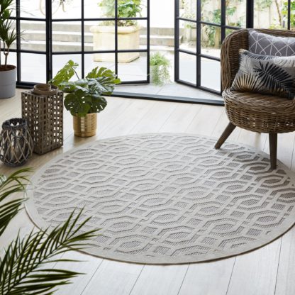 An Image of Mondo Natural Circle Geometric Indoor Outdoor Rug Brown and White