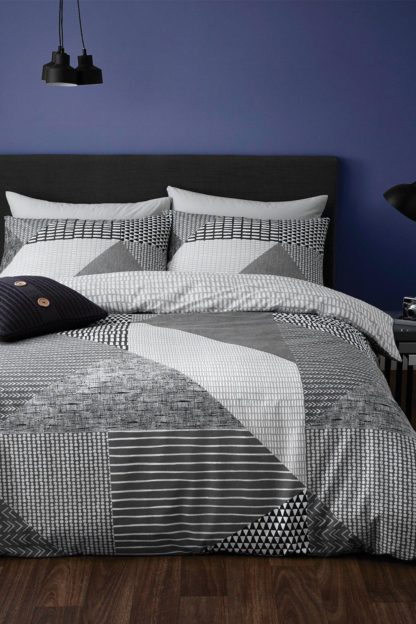 An Image of Larsson Geo Single Duvet Set