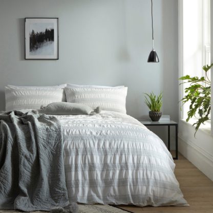 An Image of Karie Jacquard Double Duvet Set