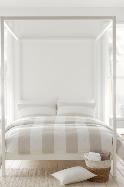 An Image of Upton Stripe Super King Duvet Set