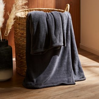 An Image of Recycled Fleece Throw Graphite (Grey)