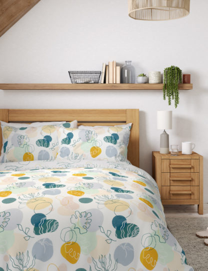 1dbce380a0e62fd6726935102159a791f8f53e4acb123748b4c184a799d9efa7-1.jpg An Image of M&S Pure Cotton Abstract Bedding Set