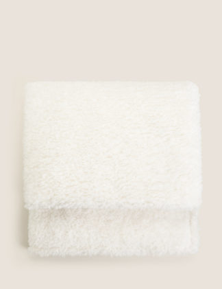 An Image of M&S Faux Alpaca Fur Luxury Throw
