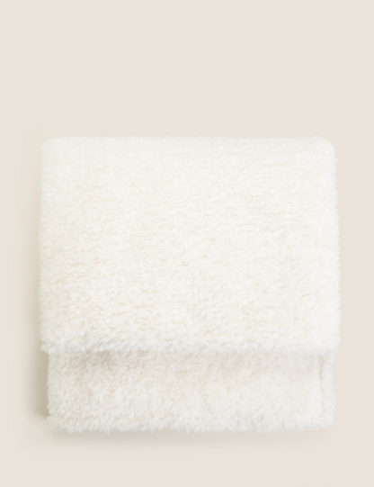 An Image of M&S Faux Alpaca Fur Luxury Throw