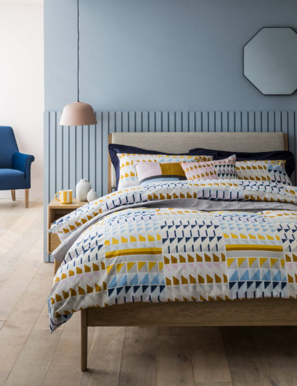 An Image of M&S Cotton Rich Geometric Bedding Set