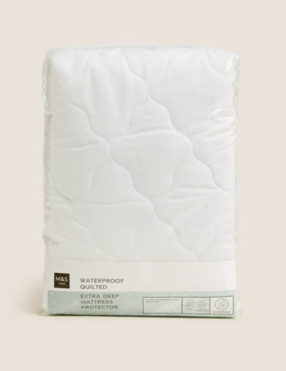 d9f90efa5e1e5b8d0473118239ec1e89f5f5497fd913a3ad99ab3e28e867c97b.jpg An Image of M&S Quilted Waterproof Extra Deep Mattress Protector