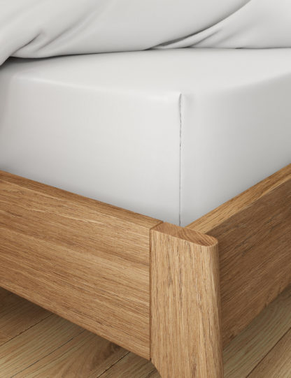 1db89825810dbdf11f57dbf2b1383604354598d352c6544715c371a7deaadb8c-2.jpg An Image of M&S Egyptian Cotton 400 Thread Count Percale Deep Fitted Sheet