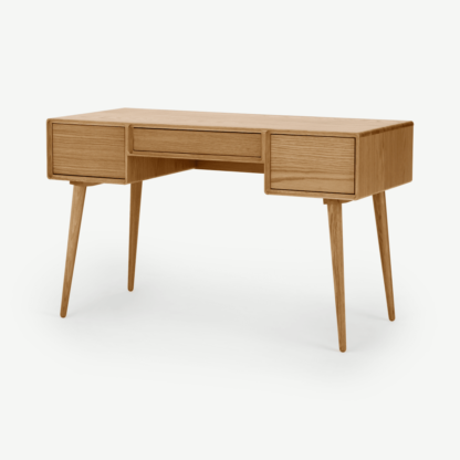 3f29c40f9b2b23f6b0ce770712771752cbc7e9abb651271333266b9234c539d0-1.png An Image of Glenn Desk, Oak