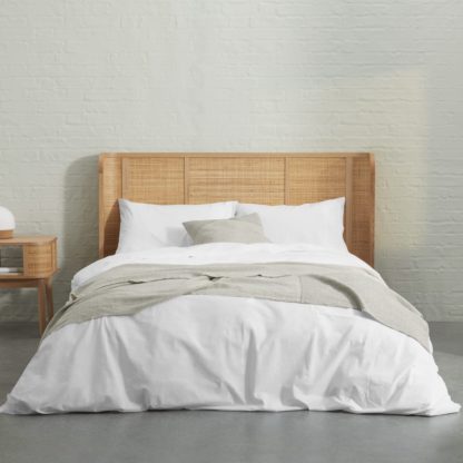 An Image of Zana Organic Cotton Stonewashed Duvet Cover + 2 Pillowcases, Super King, White