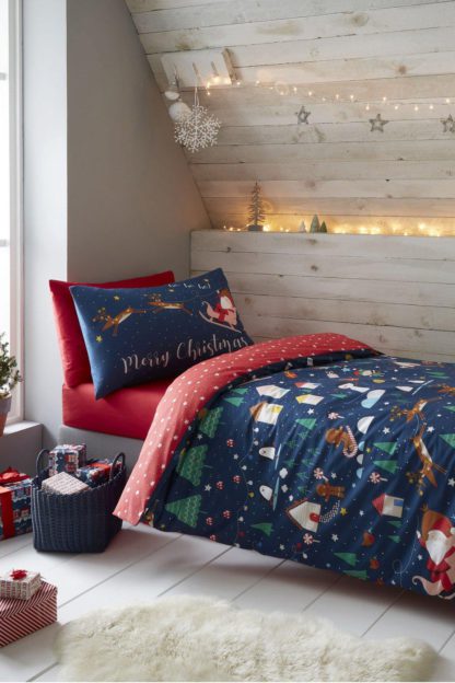 An Image of Santa's Christmas Wonderland Double Duvet Set