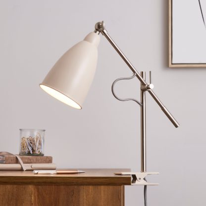 99c00df47983da2af3f6fd506eafb515a13fd9266521f7862ff7f71225fe1b96.jpg An Image of Robson Clip On Task Lamp Satin Nickel