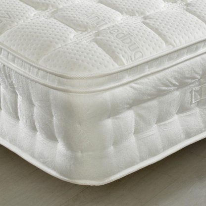 An Image of Anti-Bed Bug 1500 Pocket Sprung Memory, Latex and Reflex Foam Pillow Top Mattress - 4ft6 Double (135 x 190 cm)