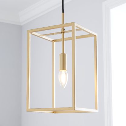 c90cc906cccc70eeba0cfae86b6321ad337aa7169ff7991675a7343282d6e841.jpg An Image of Madrid 1 Light Pendant Fitting Gold