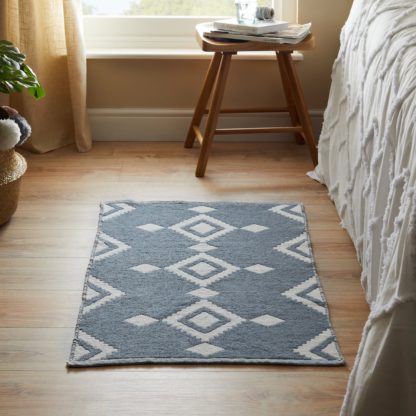 cbf25b67f4a343b9f3a8f08a7dc0cb59a1e044701a63529bb05677738249ce82.jpg An Image of Jacquard Rug 60 x 90cm Jacquard Black