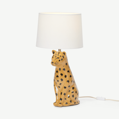 d2bf7cd921378bc1ca999239482daa275be37b2013edac2347fda8b8cf52a85b-1.png An Image of Raja Leopard Ceramic Table Lamp, Tan