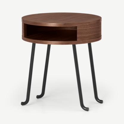 f05d7f120a9b8bb2ca7bfd1570acc2a93e501daad982afc24b4ee235abf715cf-1.png An Image of Pendelbury Side Table, Walnut