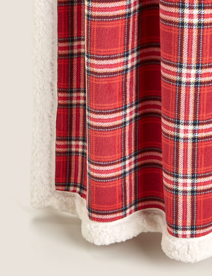 An Image of M&S Fleece Checked Throw