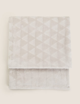 An Image of M&S Fleece Geometric Throw