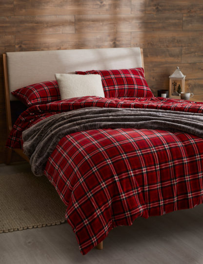 An Image of M&S Fleece Checked Bedding Set
