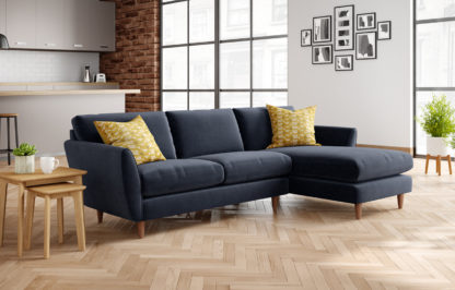 888be9c61f0b5568016305161ca5ed1a9f59927ec1524df2f6986c4f1cc99540-1.jpg An Image of M&S Hardy Chaise Sofa (Right-Hand)