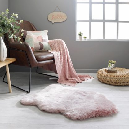 An Image of Copenhagen Single Pelt Faux Fur Rug Copenhagen Cream