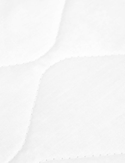 b2bff564e747fbcfd66531d93c35a251078ec9e300d1f4f4e8e650f48bd485f2-2.jpg An Image of M&S Comfortably Cool Mattress Protector