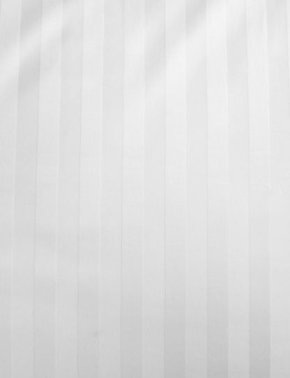b9f8c581ca491c2d5b9ccc3d80aed4828e58601d96ceb0d6065e68385050215f-1.jpg An Image of M&S Autograph Unisex Pure Cotton Double Cuff Bedding Set