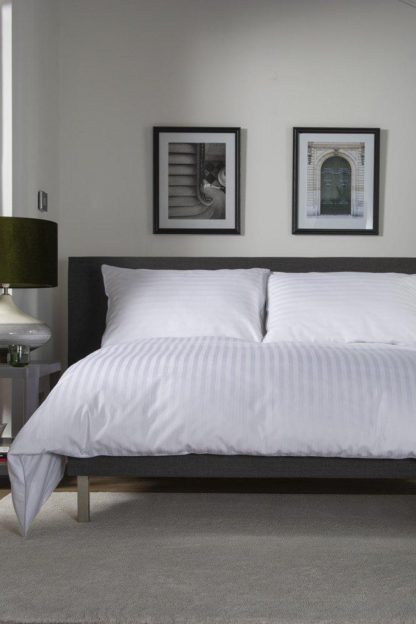 An Image of Canterbury Double Duvet Set