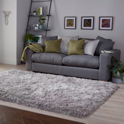 c5a4c77d01f6c35412d59555379bdcc07505fc0b6083bcdc93fecb8d27a6eff7-1.jpg An Image of Polar Shaggy Rug Grey