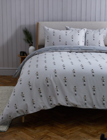 dd59ad9a555a0d3163c3c28b9842bacf7b3264f04524f7ca1ecaa8cff3d3dbda.jpg An Image of M&S Pure Brushed Cotton Nutcracker Bedding Set