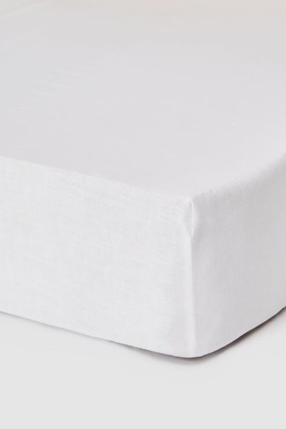 An Image of Easy Care Super King Fitted Sheet