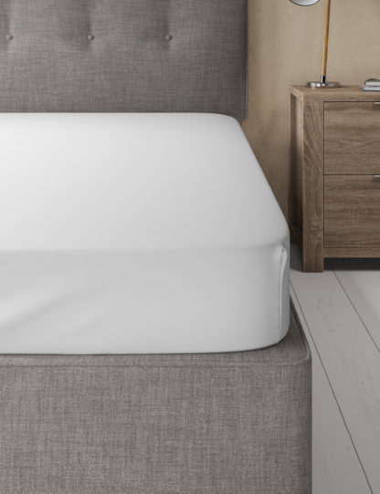 039c6868956944fa1932dc070c31380b42b19df32d135e49d588867e014b9e23.jpg An Image of M&S Egyptian Cotton 400 Thread Count Sateen Fitted Sheet