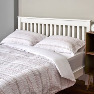 An Image of The Willow Manor Easy Care Percale Super King Duvet Set Seersucker - Natural & Blush