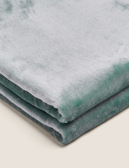 An Image of M&S Fleece Throw