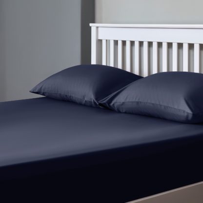 An Image of The Willow Manor 100% Cotton Percale King Fitted Sheet - Midnight