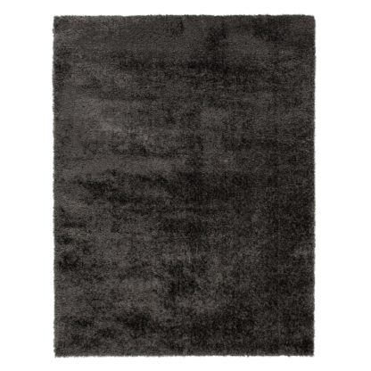 344469dcbdb6e332ae845decf0cfe651d5156e71e1cda235c5a52bcbddb81bb8.jpg An Image of Velvet Rug Cream