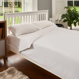 An Image of The Willow Manor Easy Care Percale Double Duvet Set - White