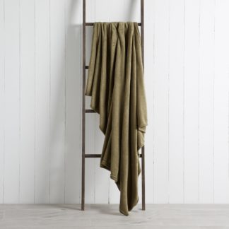 An Image of Soft Fleece 130cm x 170cm Throw Khaki (Green)