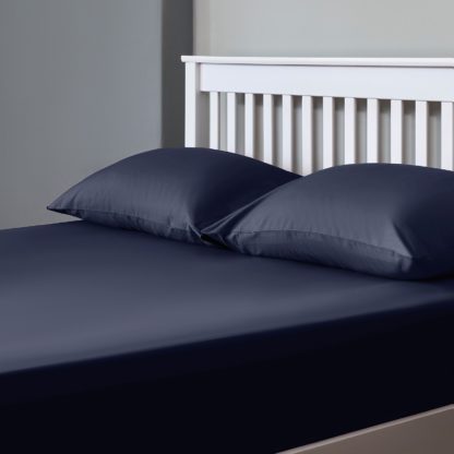 An Image of The Willow Manor 100% Cotton Percale King Fitted Sheet - Midnight