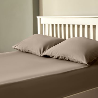 An Image of The Willow Manor 100% Cotton Percale Single Fitted Sheet - Mole