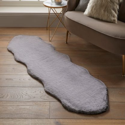 An Image of Tipped Supersoft Double Pelt Faux Fur Rug Supersoft Black Tipped