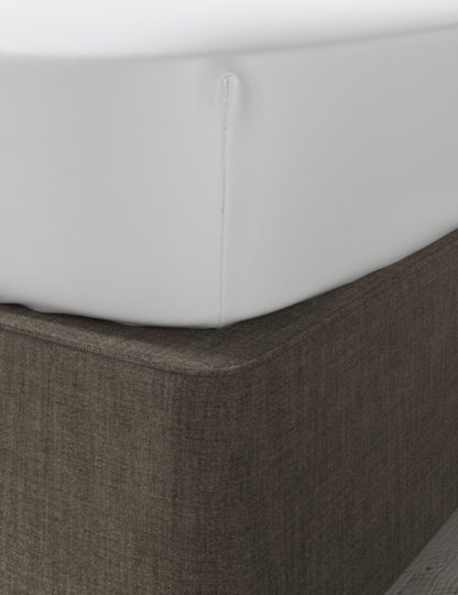 85ba50170b7407398b15161eb9d94cf9ed28bb73ccd02f6ba1a88aa5fb9bb118-2.jpg An Image of M&S Dreamskin® Pure Cotton Deep Fitted Sheet