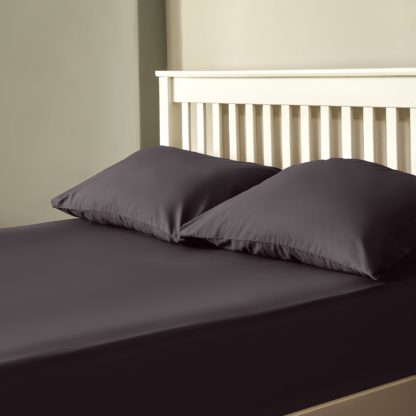 An Image of The Willow Manor 100% Cotton Percale King Fitted Sheet - Graphite