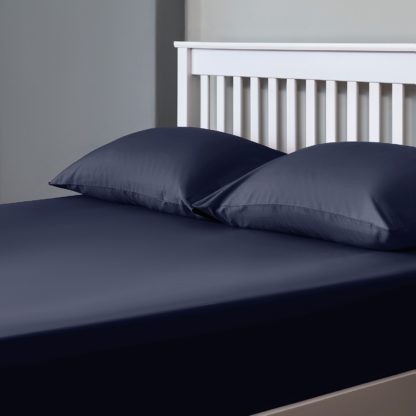 An Image of The Willow Manor 100% Cotton Percale King Fitted Sheet - Midnight