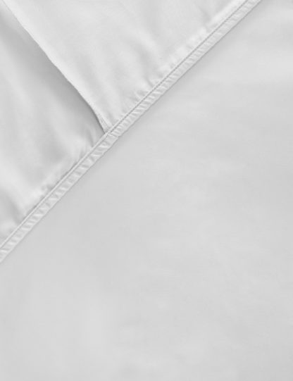 934fdbbced97b727569096bf39a85b9011970b84e8214f4035be0a7ca8787b97-1.jpg An Image of M&S Egyptian Cotton 400 Thread Count Sateen Fitted Sheet