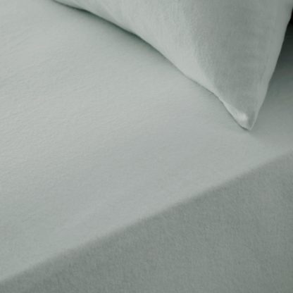 An Image of Fogarty Plain Bamboo Fitted Sheet Silver