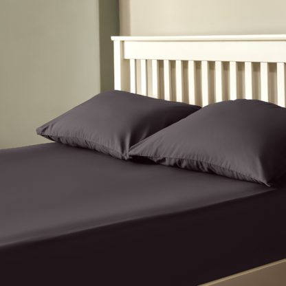 An Image of The Willow Manor 100% Cotton Percale King Fitted Sheet - Graphite