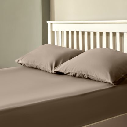 An Image of The Willow Manor 100% Cotton Percale Single Fitted Sheet - Mole