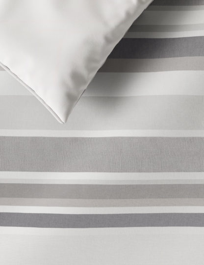 c2123b2afe81c0d805789b06d82174e5f8dce97584539d464abf9c11d8bc955b.jpg An Image of M&S Pure Cotton Striped Bedding Set
